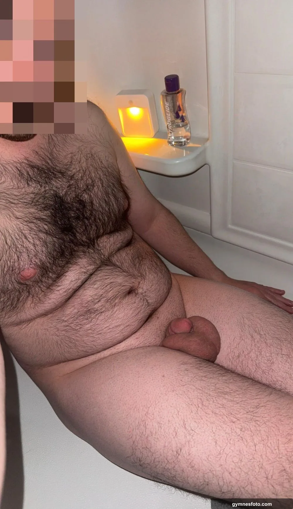 Just in case anyone is wondering what [m]y dick looks like when it’s soft 😂