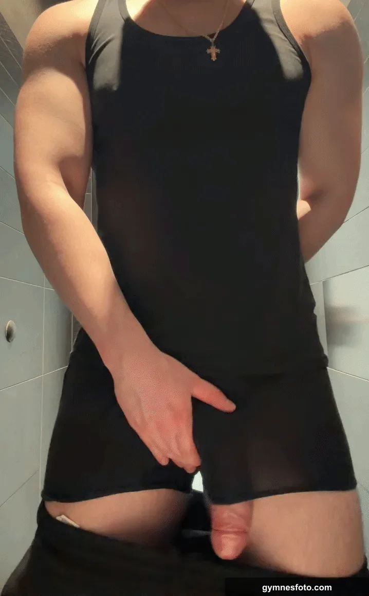 (M) After staring at my bulge the whole time in the gym you should come and get your treat