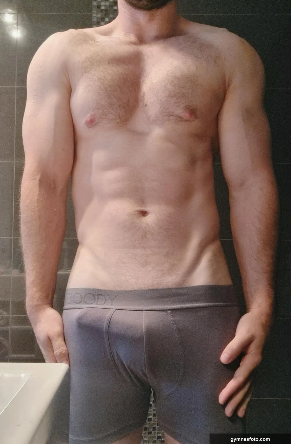 37 Straight - Muscle worship