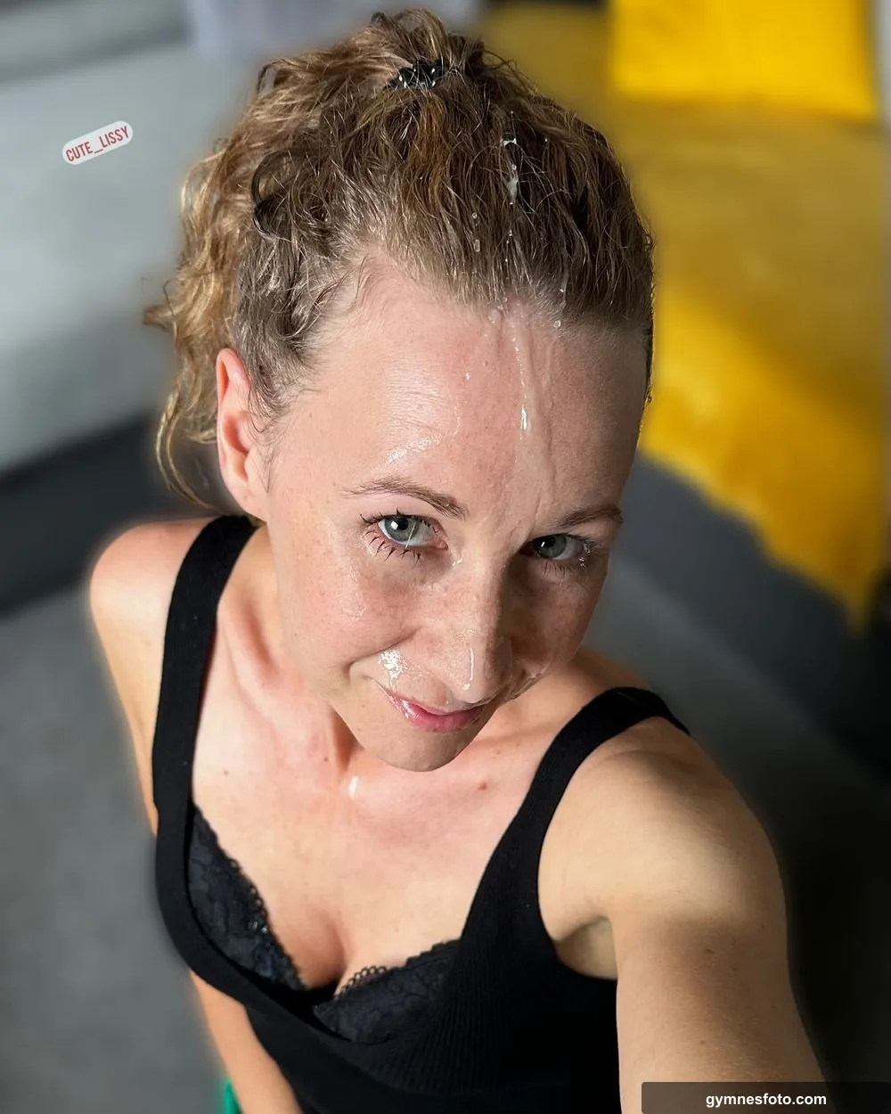 Who doesn’t like a cute cum selfie…