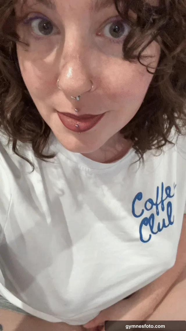 A flash of big natural titties