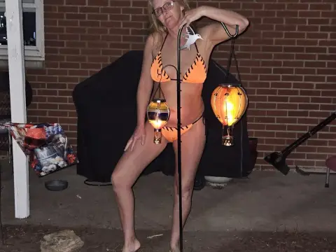 Wanna see my gilf balloons